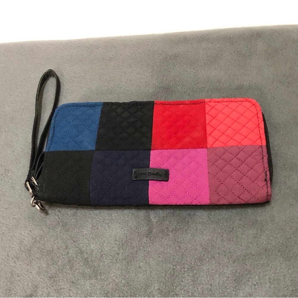Vera Bradley Iconic RFID Winter Patchwork Accordion Wristlet